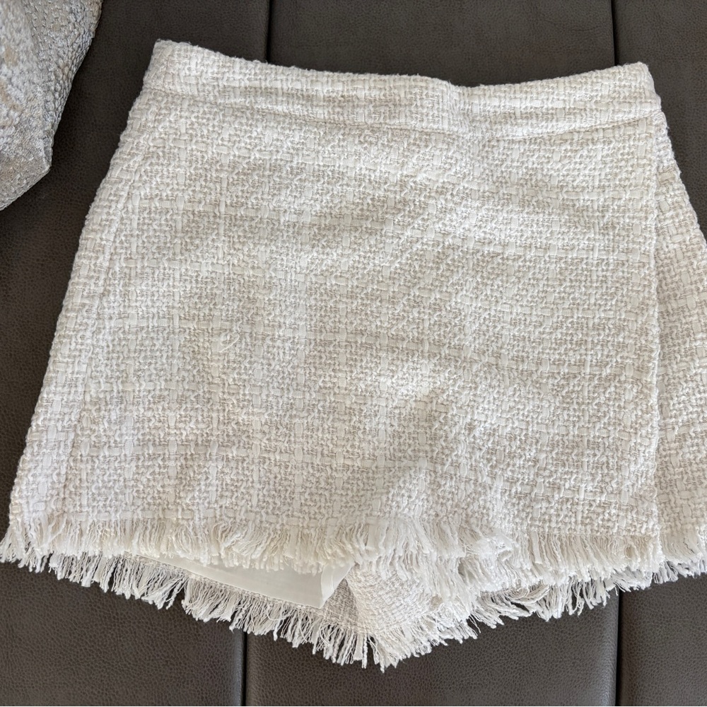 Elegant White Tweed Women Skort
